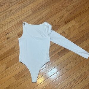 Oma the Label White One-Sleeve Bodysuit
